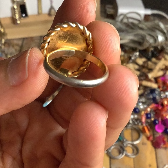 Goldtone Adjustable Cameo Ring - Picture 3 of 4